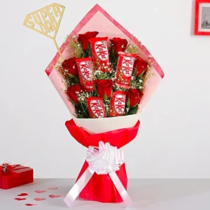 Order red rose and KitKat chocolate bouquet for Super Dad. Enjoy same day gift delivery in Burdwan town.